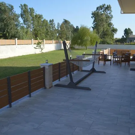 בית נופש Issos House *