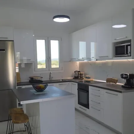 Issos House בית נופש